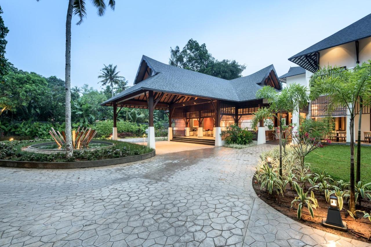 Club Mahindra Ashtamudi Hotel Nindakara Bagian luar foto