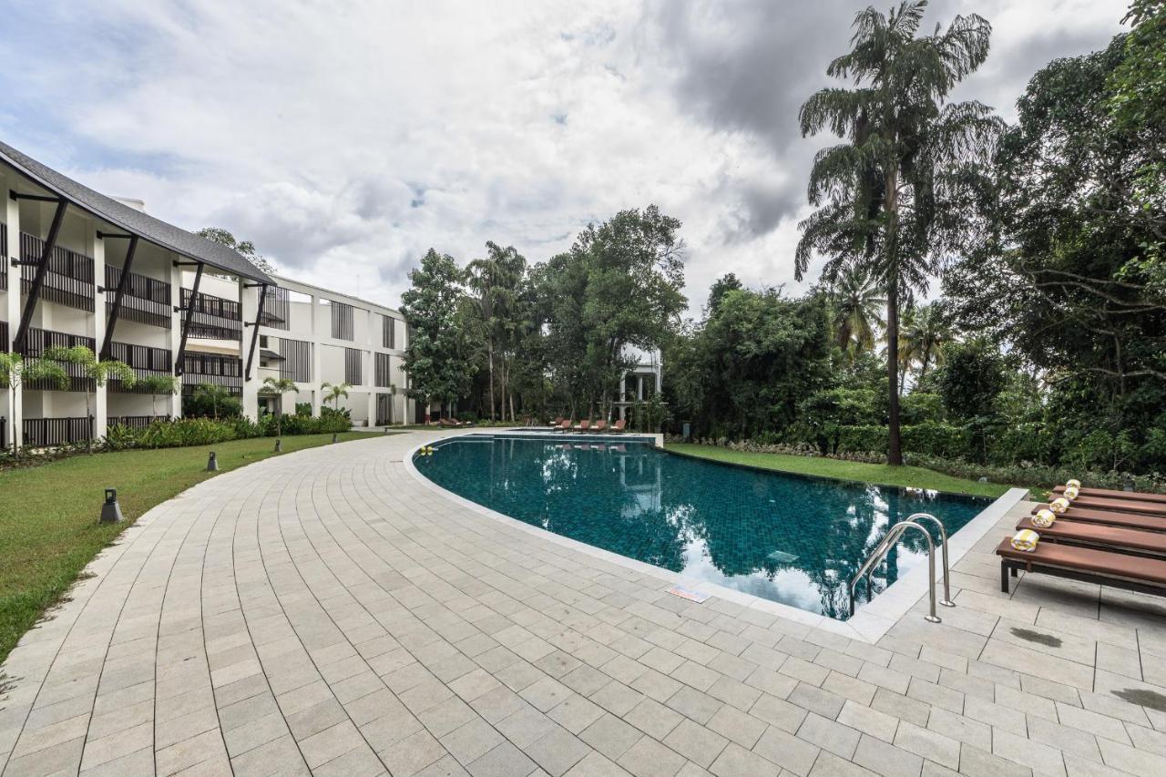 Club Mahindra Ashtamudi Hotel Nindakara Bagian luar foto