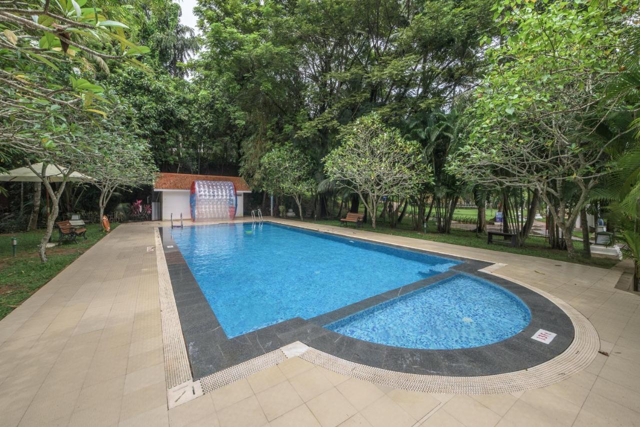 Club Mahindra Ashtamudi Hotel Nindakara Bagian luar foto