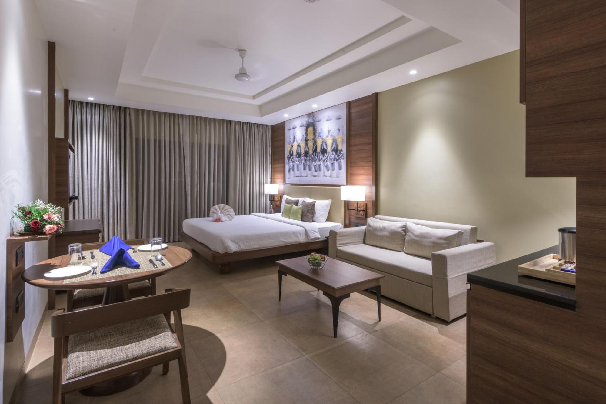 Club Mahindra Ashtamudi Hotel Nindakara Bagian luar foto
