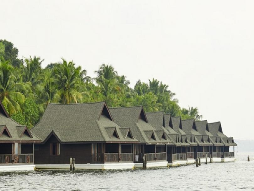 Club Mahindra Ashtamudi Hotel Nindakara Bagian luar foto